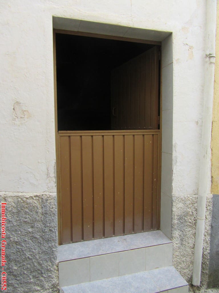 5 soveværelse Byhus til salg i Albondon med garage - € 60.000 (Ref: 5803019)