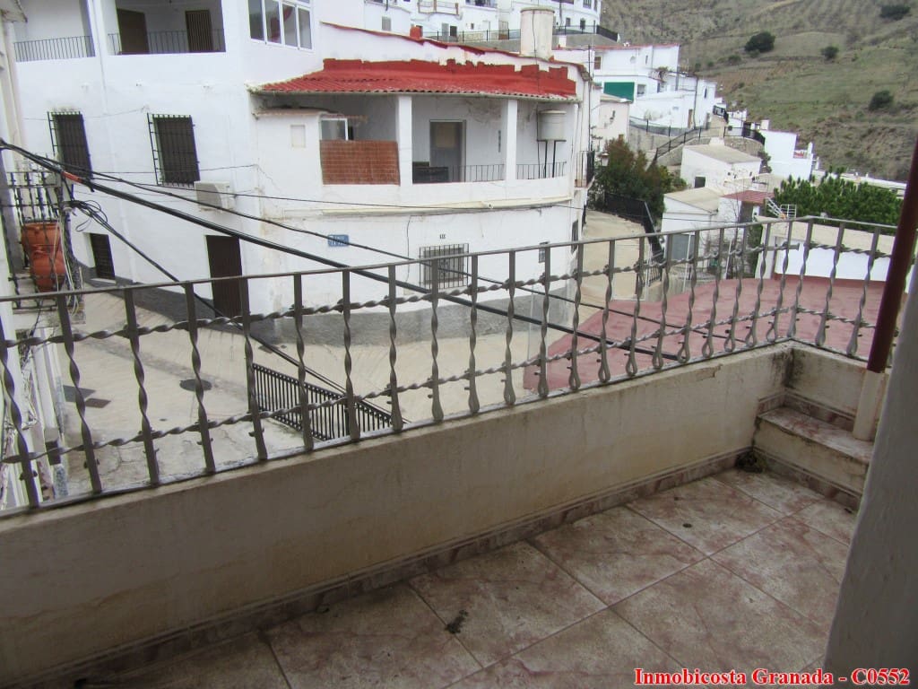 5 soveværelse Byhus til salg i Albondon med garage - € 60.000 (Ref: 5803019)