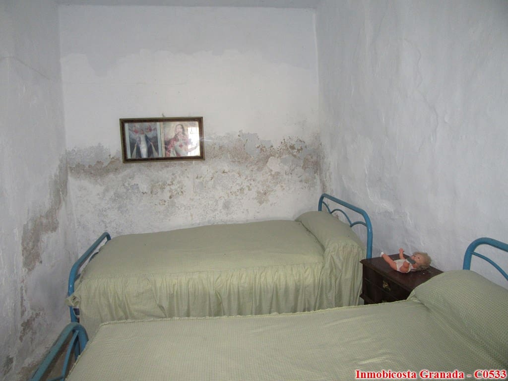 3 soveværelse Byhus til salg i Albondon - € 55.000 (Ref: 5884657)