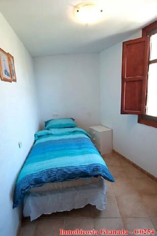 10 soverom Kommersiell til salgs i Albondon med garasje - € 135 000 (Ref: 6137002)