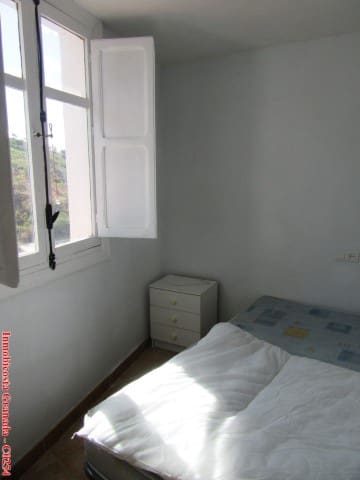 10 soverom Kommersiell til salgs i Albondon med garasje - € 135 000 (Ref: 6137002)