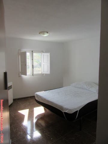 10 soverom Kommersiell til salgs i Albondon med garasje - € 135 000 (Ref: 6137002)