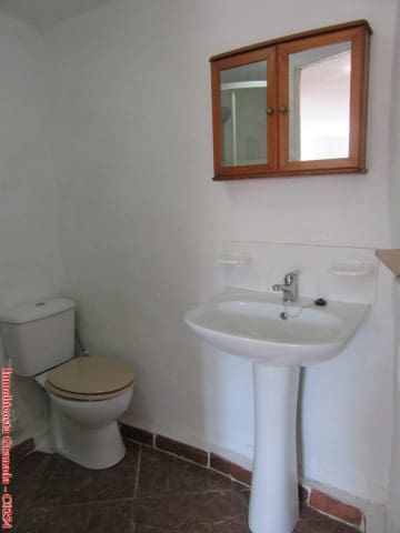 10 soverom Kommersiell til salgs i Albondon med garasje - € 135 000 (Ref: 6137002)