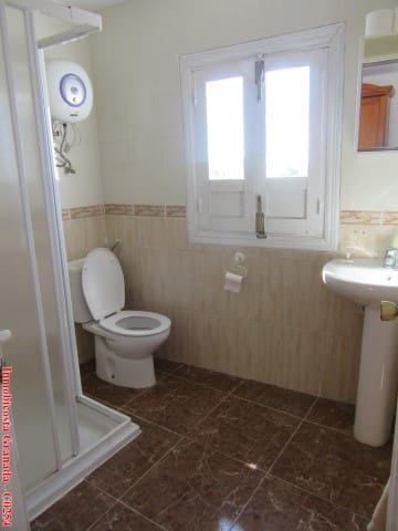 10 soveværelse Byhus til salg i Albondon med garage - € 135.000 (Ref: 6137003)