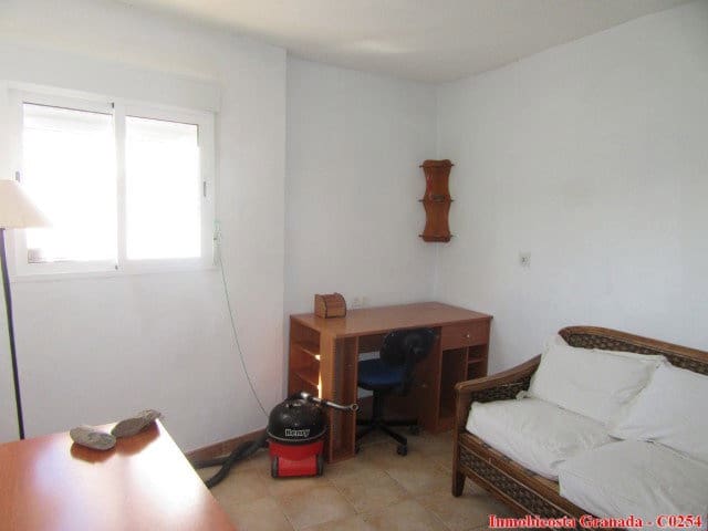 10 bedroom Townhouse for sale in Albondon with garage - € 135,000 (Ref: 6137003)
