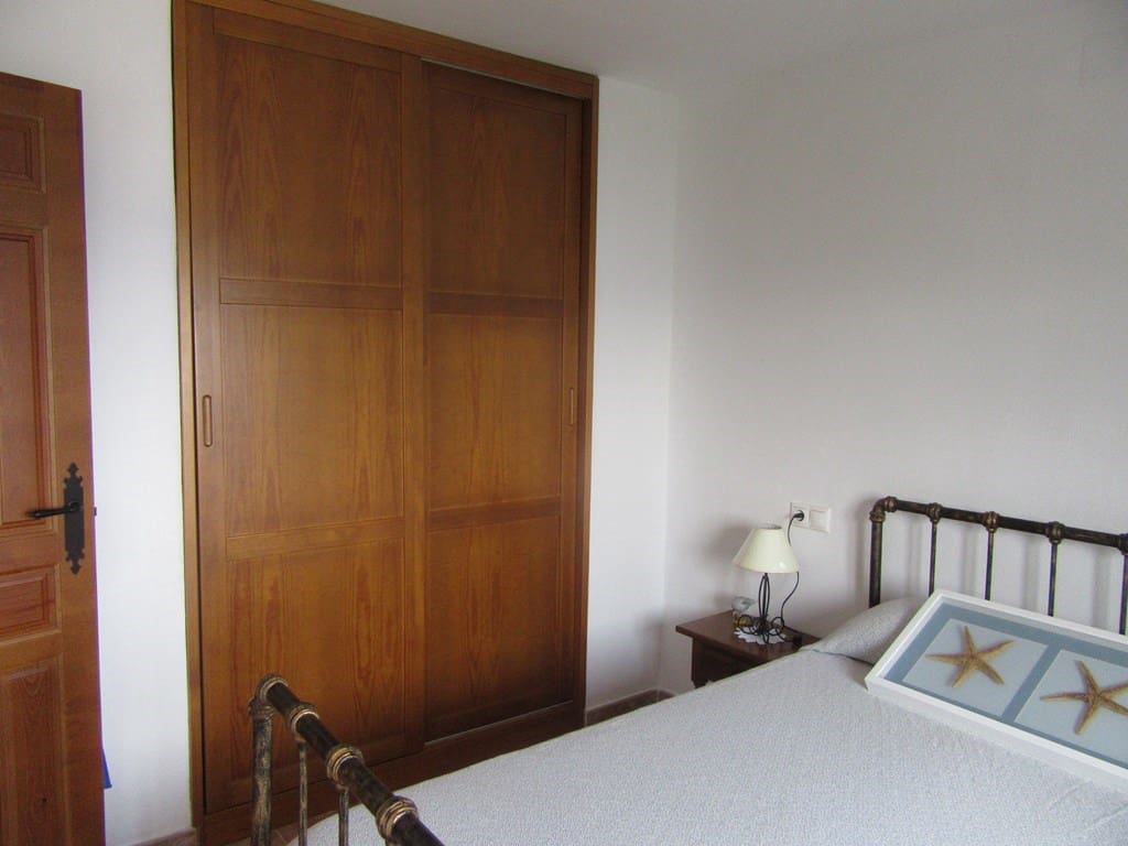 9 soveværelse Byhus til salg i Albunol med garage - € 325.000 (Ref: 6264373)