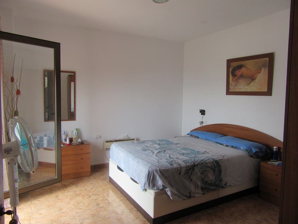 9 soveværelse Byhus til salg i Albunol med garage - € 325.000 (Ref: 6264373)