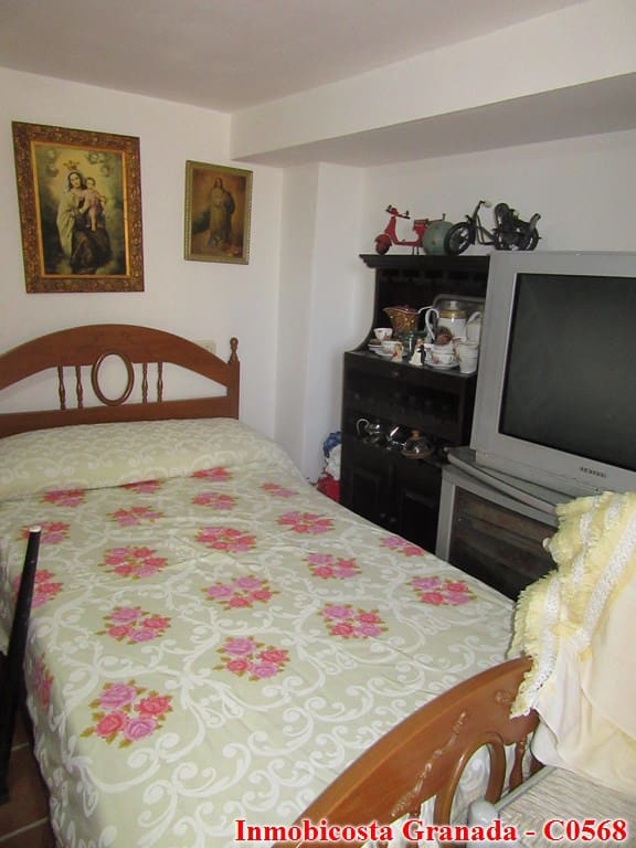 6 bedroom Townhouse for sale in Mecina Bombaron with pool - € 150,000 (Ref: 6475418)