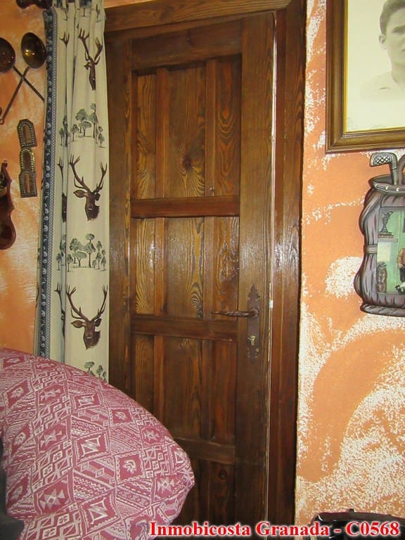 6 bedroom Townhouse for sale in Mecina Bombaron with pool - € 150,000 (Ref: 6475418)