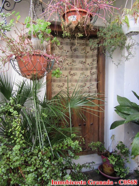 6 bedroom Townhouse for sale in Mecina Bombaron with pool - € 150,000 (Ref: 6475418)