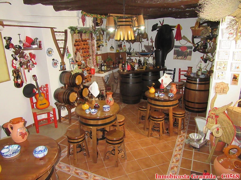 6 bedroom Townhouse for sale in Mecina Bombaron with pool - € 150,000 (Ref: 6475418)