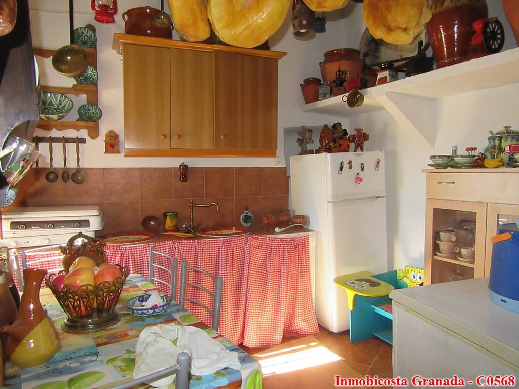 6 bedroom Townhouse for sale in Mecina Bombaron with pool - € 150,000 (Ref: 6475418)