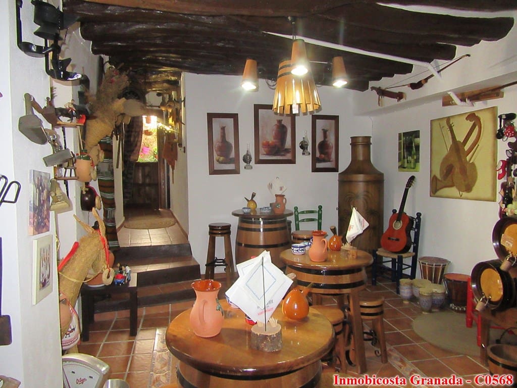 6 bedroom Townhouse for sale in Mecina Bombaron with pool - € 150,000 (Ref: 6475418)