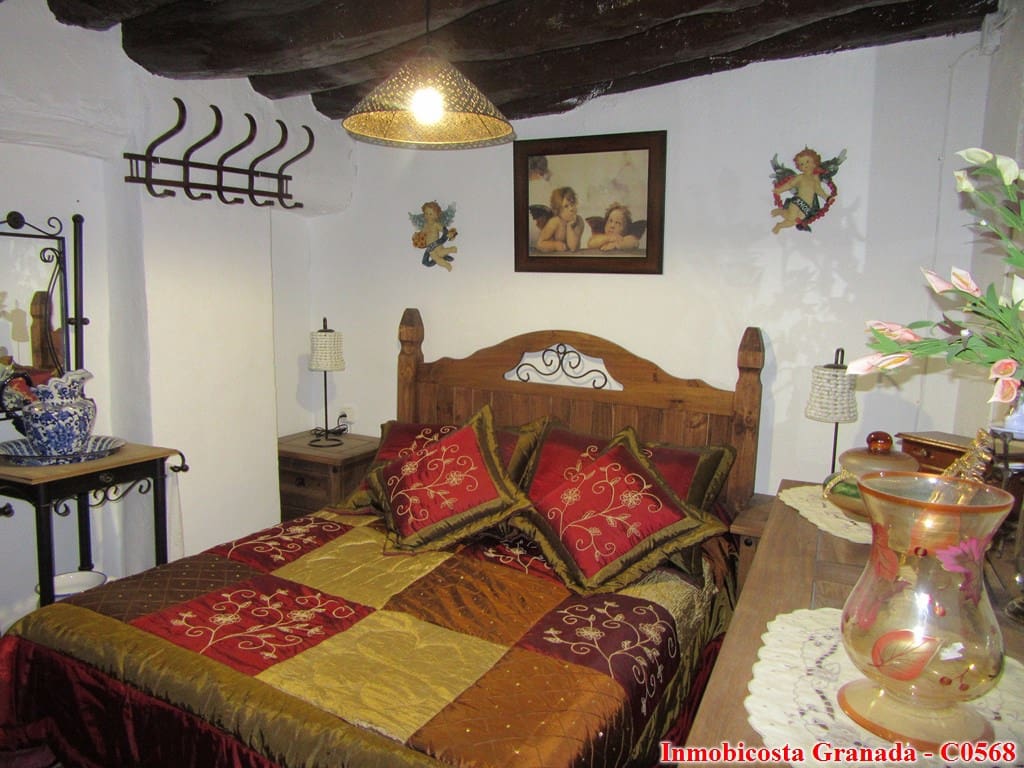 6 bedroom Townhouse for sale in Mecina Bombaron with pool - € 150,000 (Ref: 6475418)