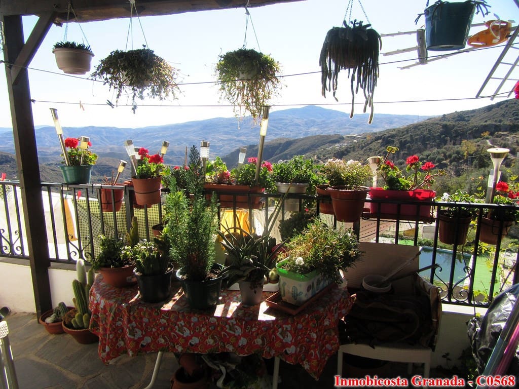 6 bedroom Townhouse for sale in Mecina Bombaron with pool - € 150,000 (Ref: 6475418)