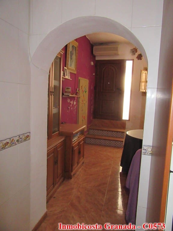 9 soveværelse Byhus til salg i Albondon med garage - € 70.000 (Ref: 6988846)