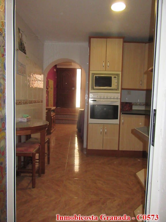 9 soveværelse Byhus til salg i Albondon med garage - € 70.000 (Ref: 6988846)