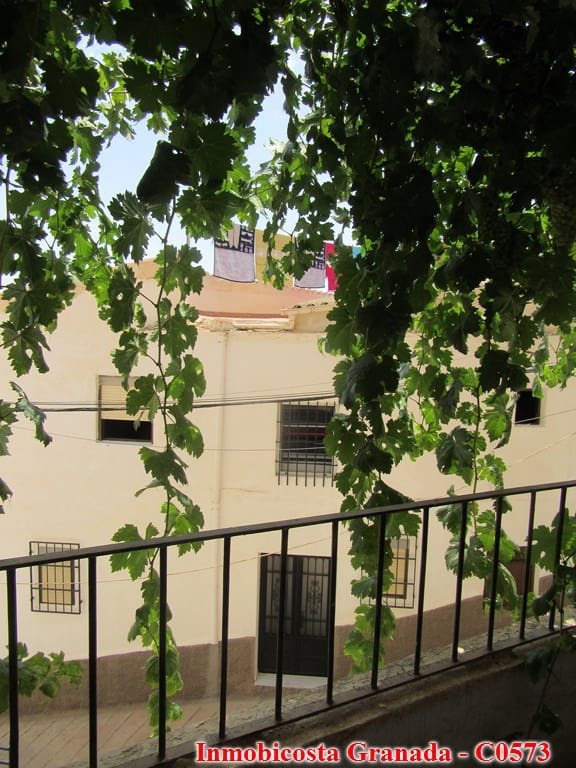 9 soveværelse Byhus til salg i Albondon med garage - € 70.000 (Ref: 6988846)