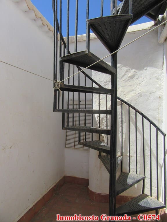 4 soveværelse Byhus til salg i Alfornon med garage - € 80.000 (Ref: 7032630)