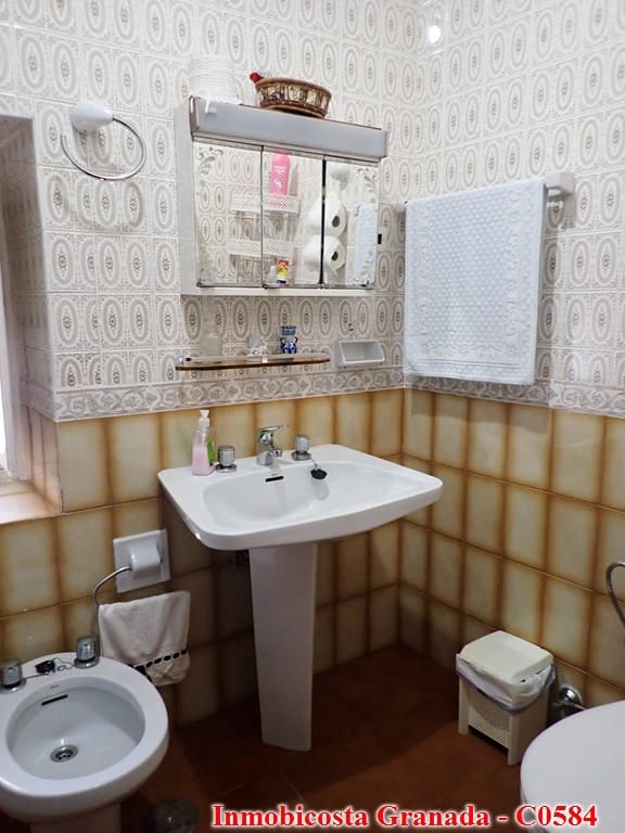 6 soveværelse Byhus til salg i La Rabita med garage - € 145.000 (Ref: 7348248)