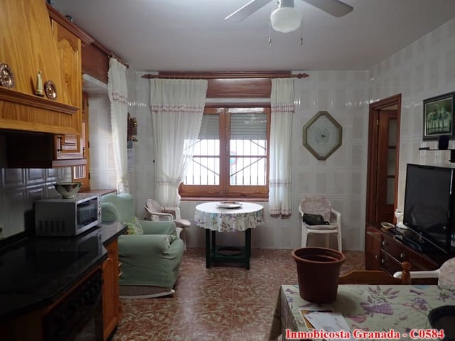 6 soverom Hus til salgs i La Rabita, Albuñol med garasje - € 145 000 (Ref: 7348248)