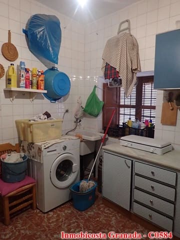 6 soverom Hus til salgs i La Rabita, Albuñol med garasje - € 145 000 (Ref: 7348248)