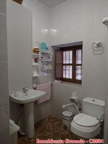 6 soverom Hus til salgs i La Rabita, Albuñol med garasje - € 145 000 (Ref: 7348248)