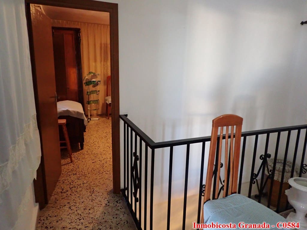 6 soveværelse Byhus til salg i La Rabita med garage - € 145.000 (Ref: 7348248)