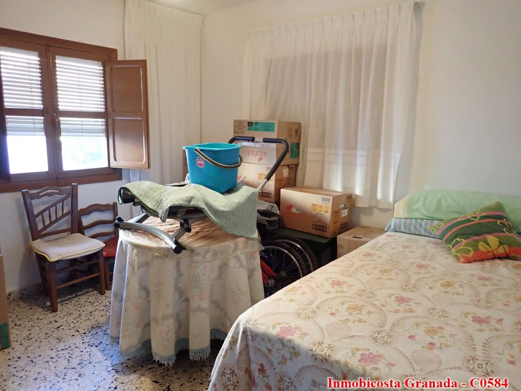 6 soveværelse Byhus til salg i La Rabita med garage - € 145.000 (Ref: 7348248)