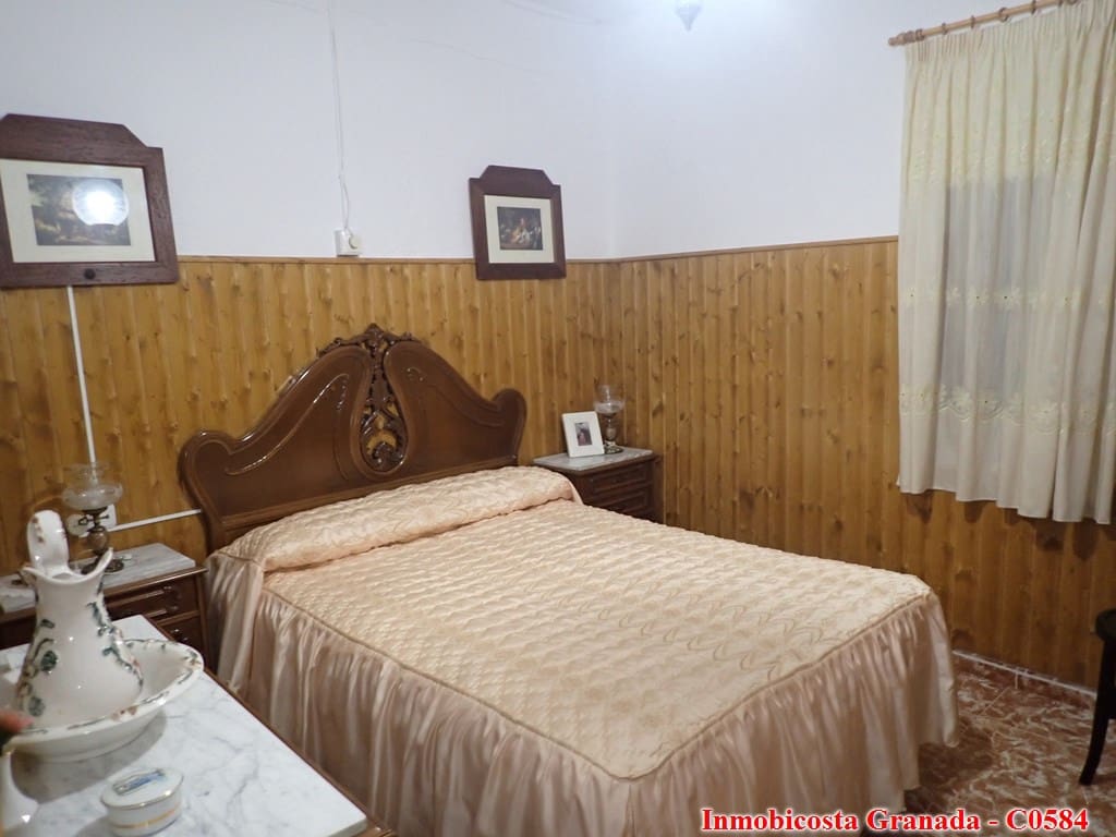 6 soveværelse Byhus til salg i La Rabita med garage - € 145.000 (Ref: 7348248)