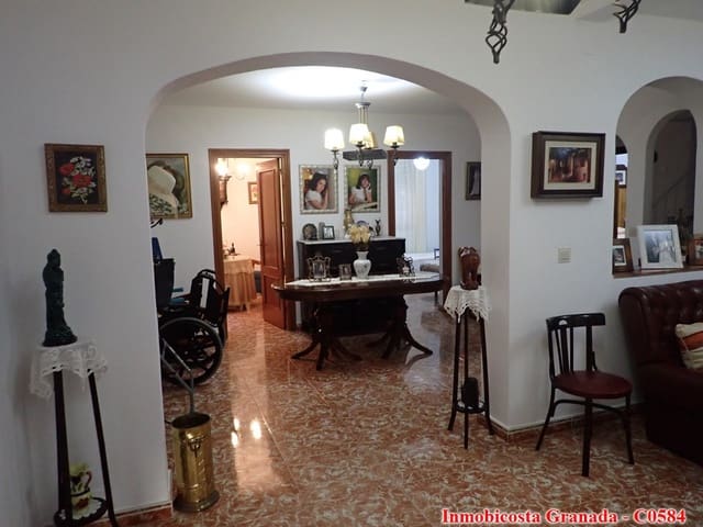 6 soverom Hus til salgs i La Rabita, Albuñol med garasje - € 145 000 (Ref: 7348248)