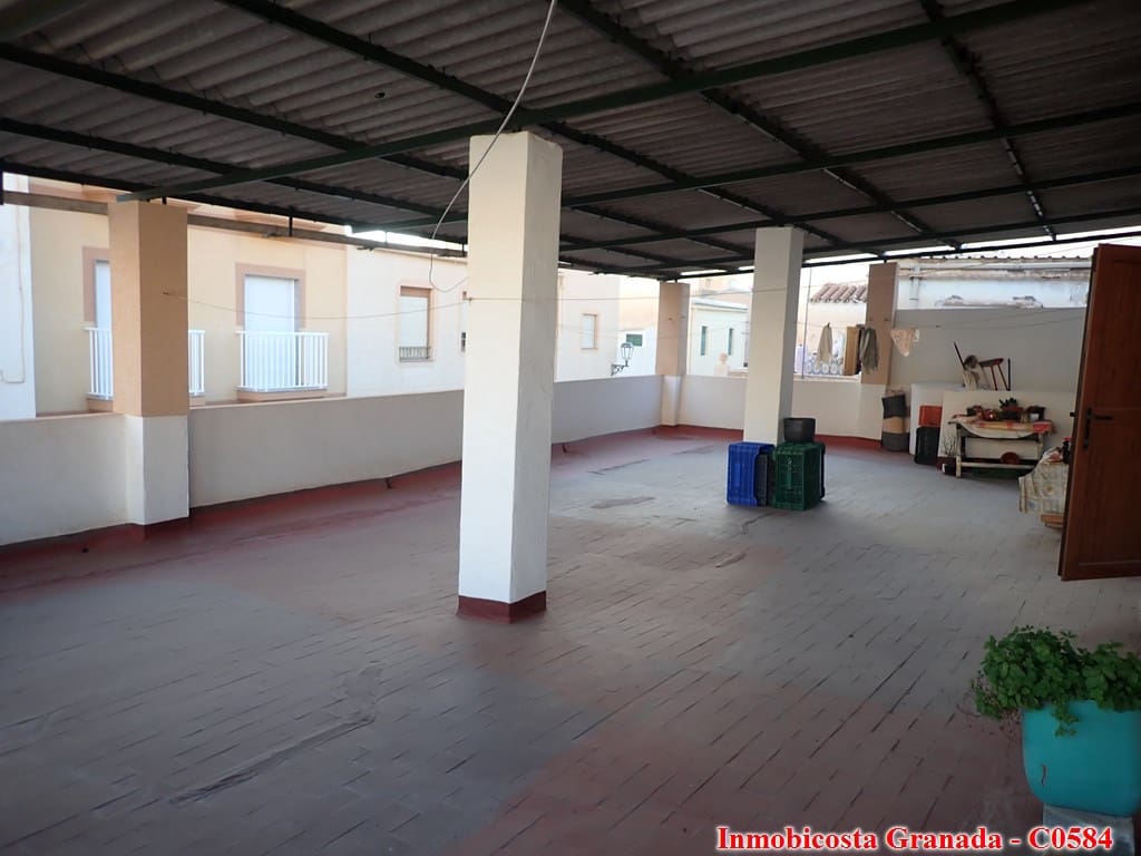 6 soveværelse Byhus til salg i La Rabita med garage - € 145.000 (Ref: 7348248)