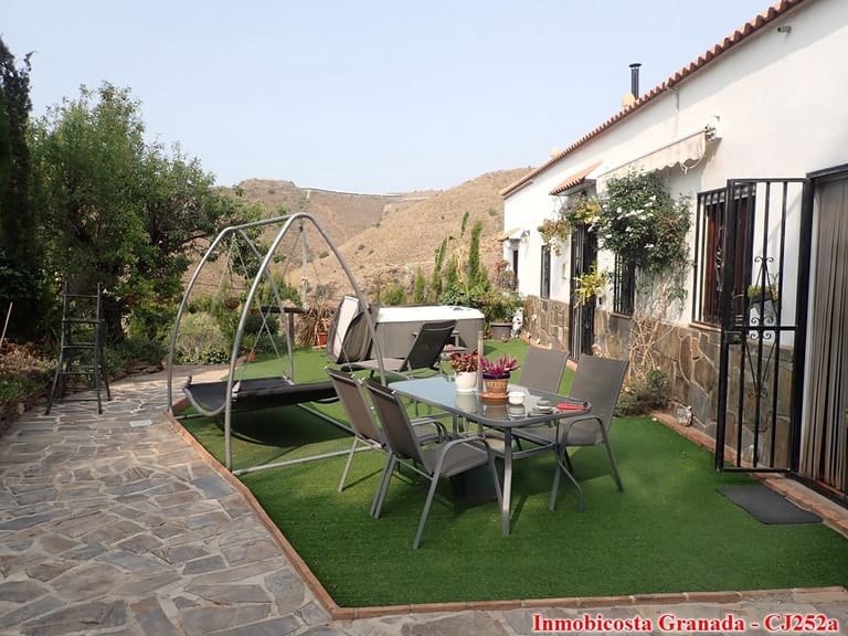 3 bedroom Finca/Country House for sale in La Rabita, Albuñol with pool