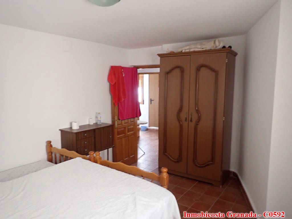 4 soveværelse Byhus til salg i Albondon - € 65.000 (Ref: 8061952)