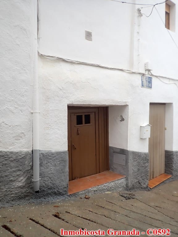 4 soveværelse Byhus til salg i Albondon - € 65.000 (Ref: 8061952)