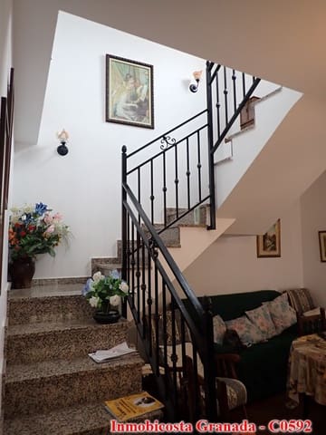 4 makuuhuone Omakotitalo myytävänä paikassa Albondón - 65 000 € (Ref: 8061952)