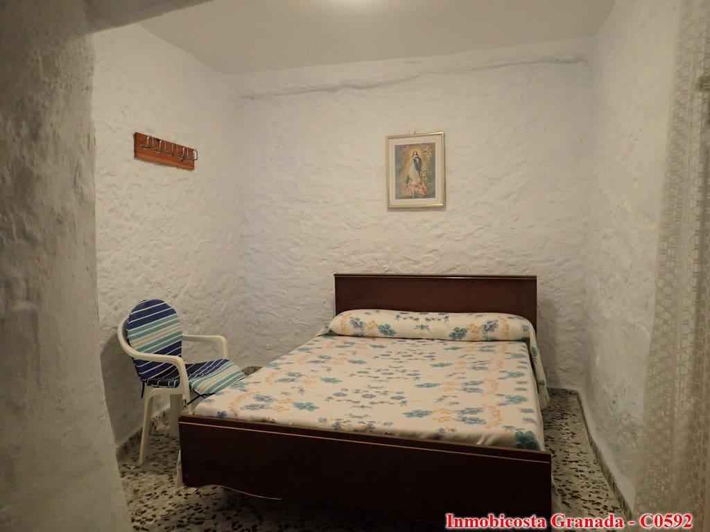 4 soveværelse Byhus til salg i Albondon - € 65.000 (Ref: 8061952)