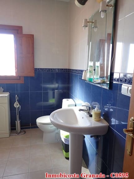 4 soveværelse Finca/Landehus til salg i La Rabita med swimmingpool garage - € 300.000 (Ref: 8167584)