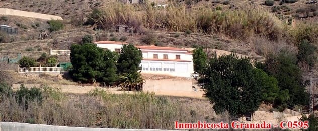 4 soveværelse Finca/Landehus til salg i La Rabita med swimmingpool garage - € 300.000 (Ref: 8167584)