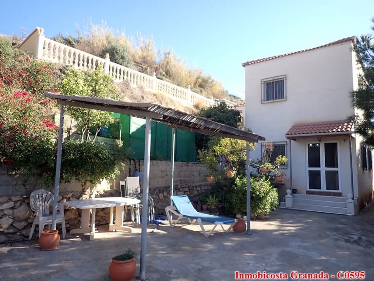 4 soveværelse Finca/Landehus til salg i La Rabita med swimmingpool garage - € 300.000 (Ref: 8167584)