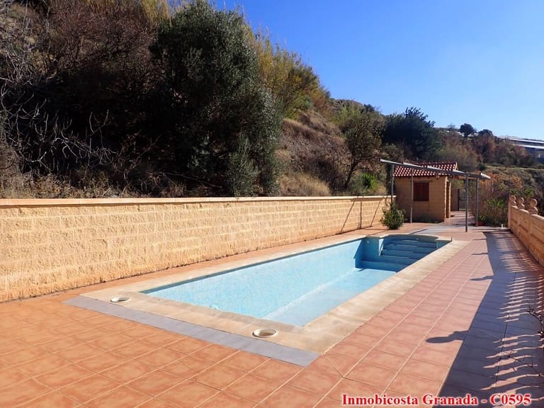 4 soveværelse Finca/Landehus til salg i La Rabita med swimmingpool garage - € 300.000 (Ref: 8167584)