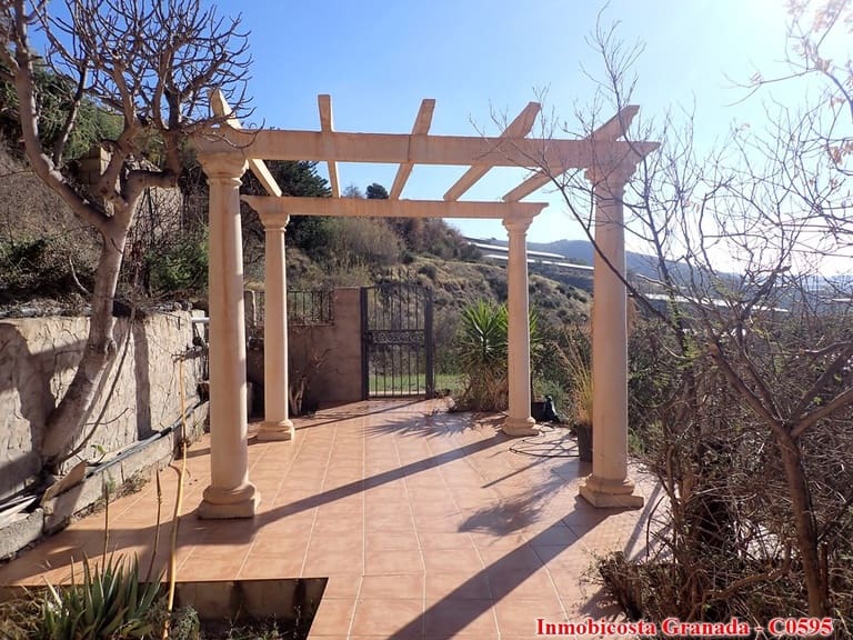 4 soveværelse Finca/Landehus til salg i La Rabita med swimmingpool garage - € 300.000 (Ref: 8167584)