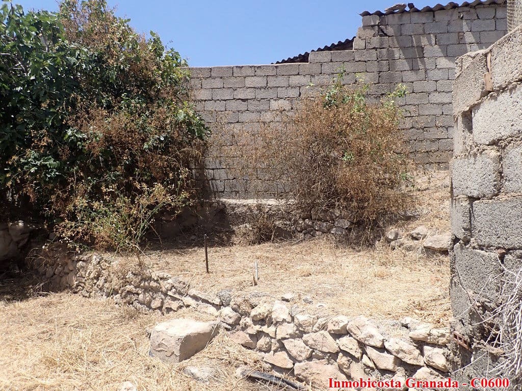 4 bedroom Townhouse for sale in Albunol - € 99,900 (Ref: 8439438)