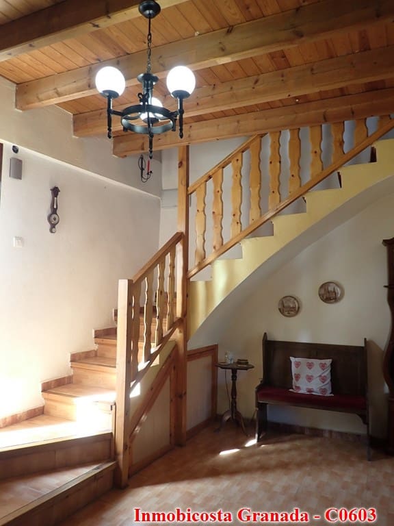 6 soveværelse Byhus til salg i Turon med garage - € 149.995 (Ref: 8578770)