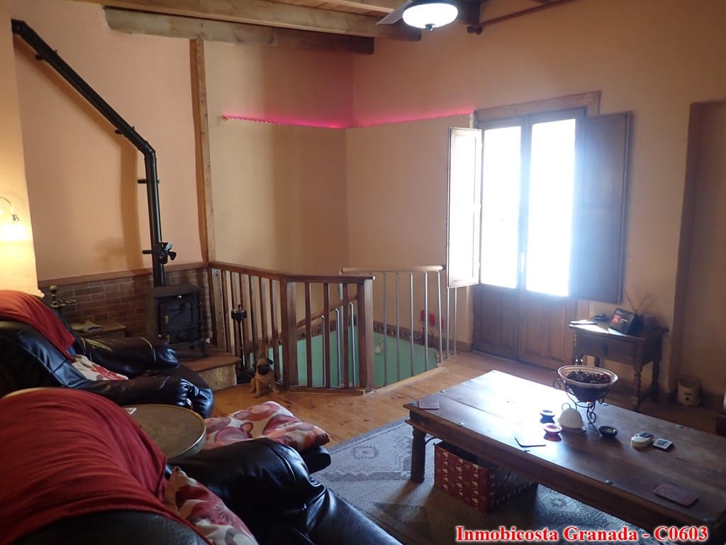 6 soveværelse Byhus til salg i Turon med garage - € 149.995 (Ref: 8578770)