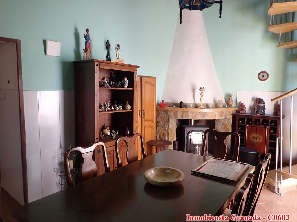 6 soveværelse Byhus til salg i Turon med garage - € 149.995 (Ref: 8578770)