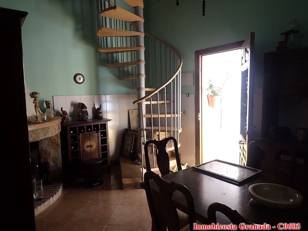 6 soveværelse Byhus til salg i Turon med garage - € 149.995 (Ref: 8578770)