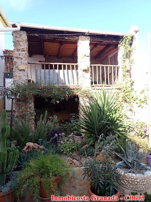 6 soveværelse Byhus til salg i Turon med garage - € 149.995 (Ref: 8578770)