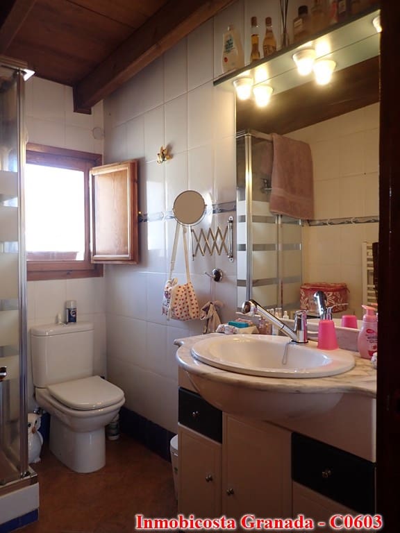 6 soveværelse Byhus til salg i Turon med garage - € 149.995 (Ref: 8578770)