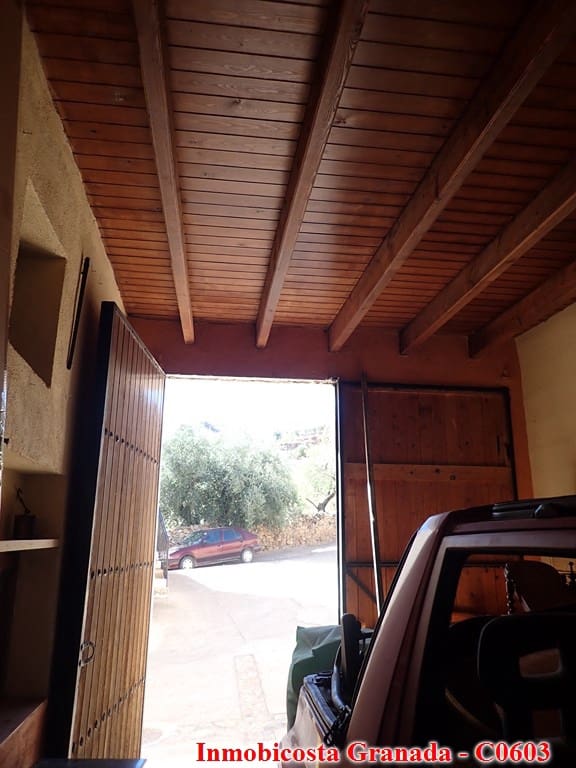 6 soveværelse Byhus til salg i Turon med garage - € 149.995 (Ref: 8578770)